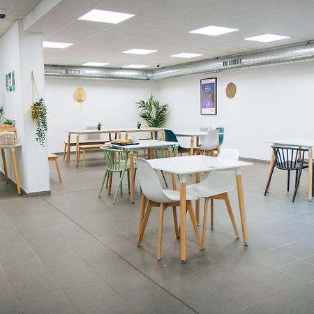 Twenty Business Flats Jouy-En-Josas Aparthotel Bagian luar foto