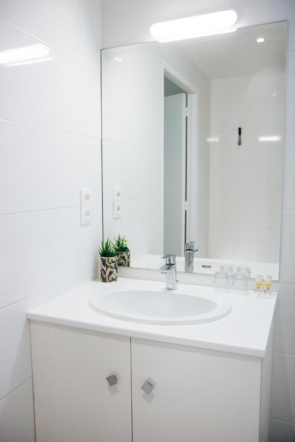 Twenty Business Flats Jouy-En-Josas Aparthotel Bagian luar foto