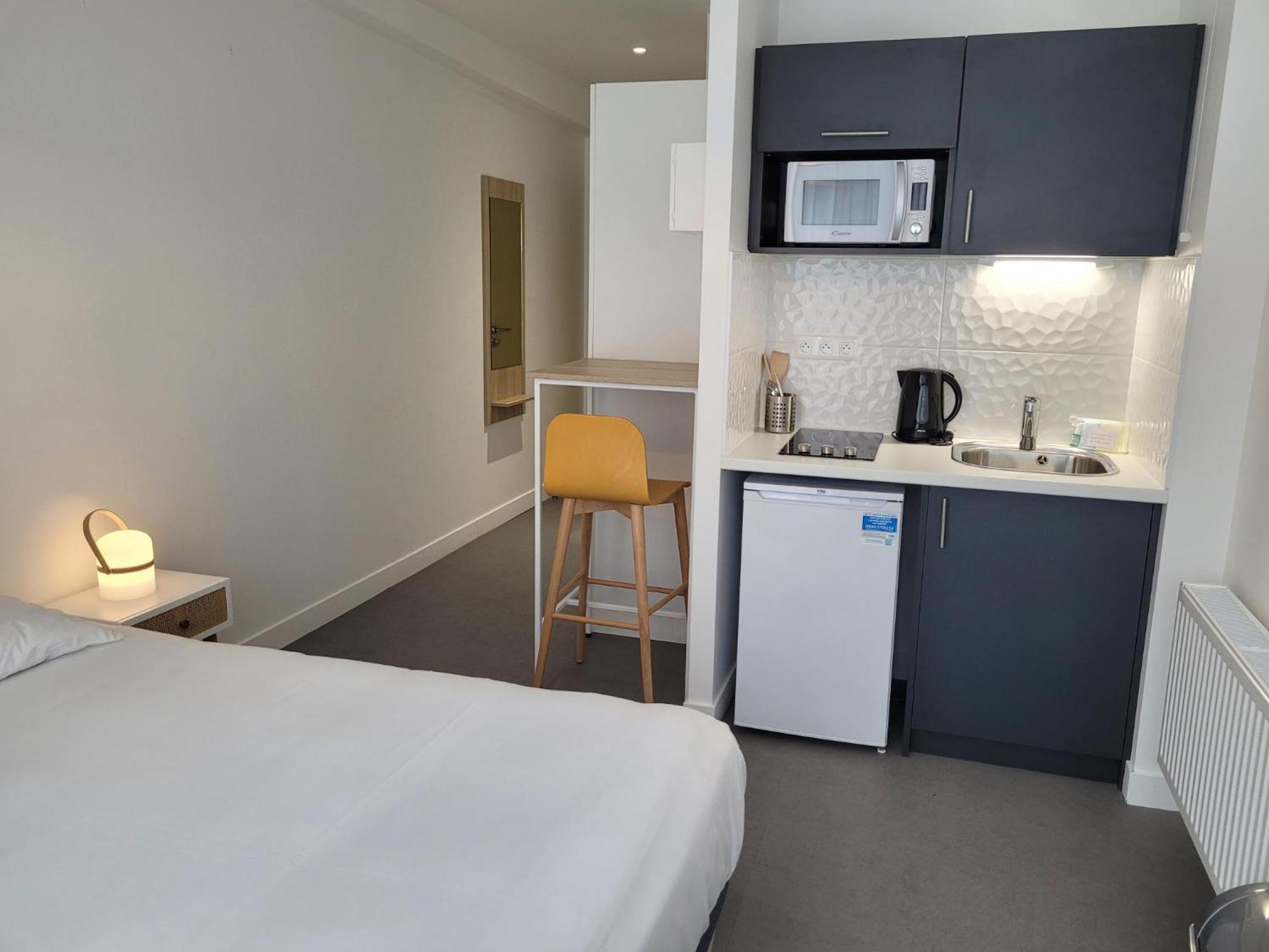 Twenty Business Flats Jouy-En-Josas Aparthotel Bagian luar foto