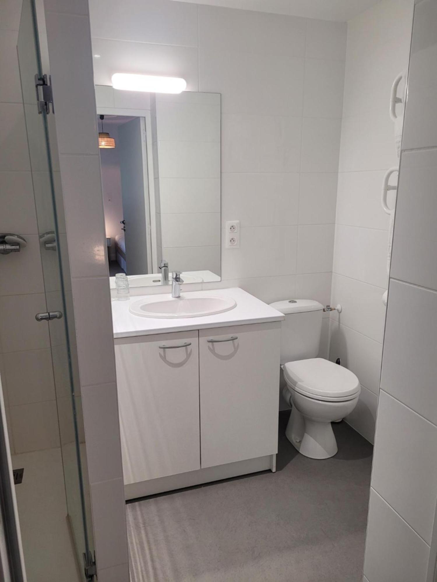Twenty Business Flats Jouy-En-Josas Aparthotel Bagian luar foto